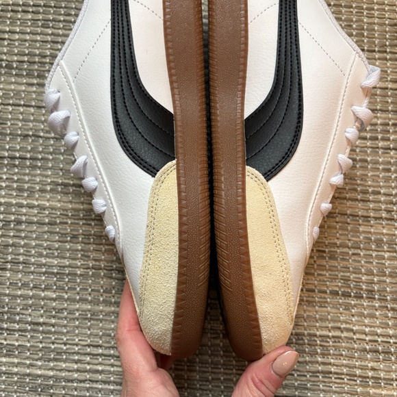 Puma Women’s 9.5 - Picture 2 of 9